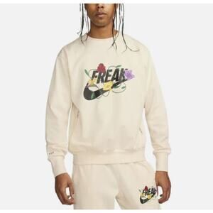 Nike Men's Giannis Standard Issue Graphic Sweatshirt Medium
